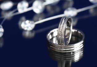 White gold rings