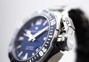 Longines Dolce Vita Mini 16mm Blue Steel Watch Review