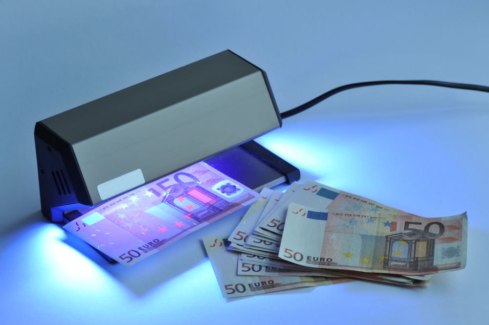 How Holograms Protect Banknotes - Coin Exchange NY